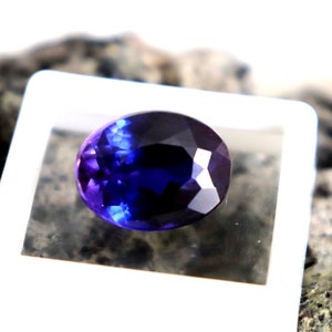 Anello con zaffiro, ciondolo con zaffiro, pietra sciolta, anello con zaffiro, zaffiro blu naturale sfaccettato ovale da 8 carati, non trattato e non riscaldato.