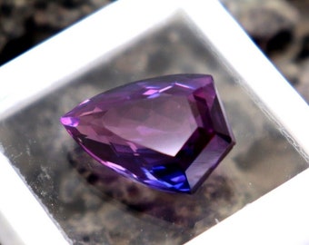 Excellent Shield Cut & Purple Color Tanzanite Loose Stone Certified Tanazanite Faceted Genuine Tanzanite Gemstone 9CT AAA Quality Tanzanite