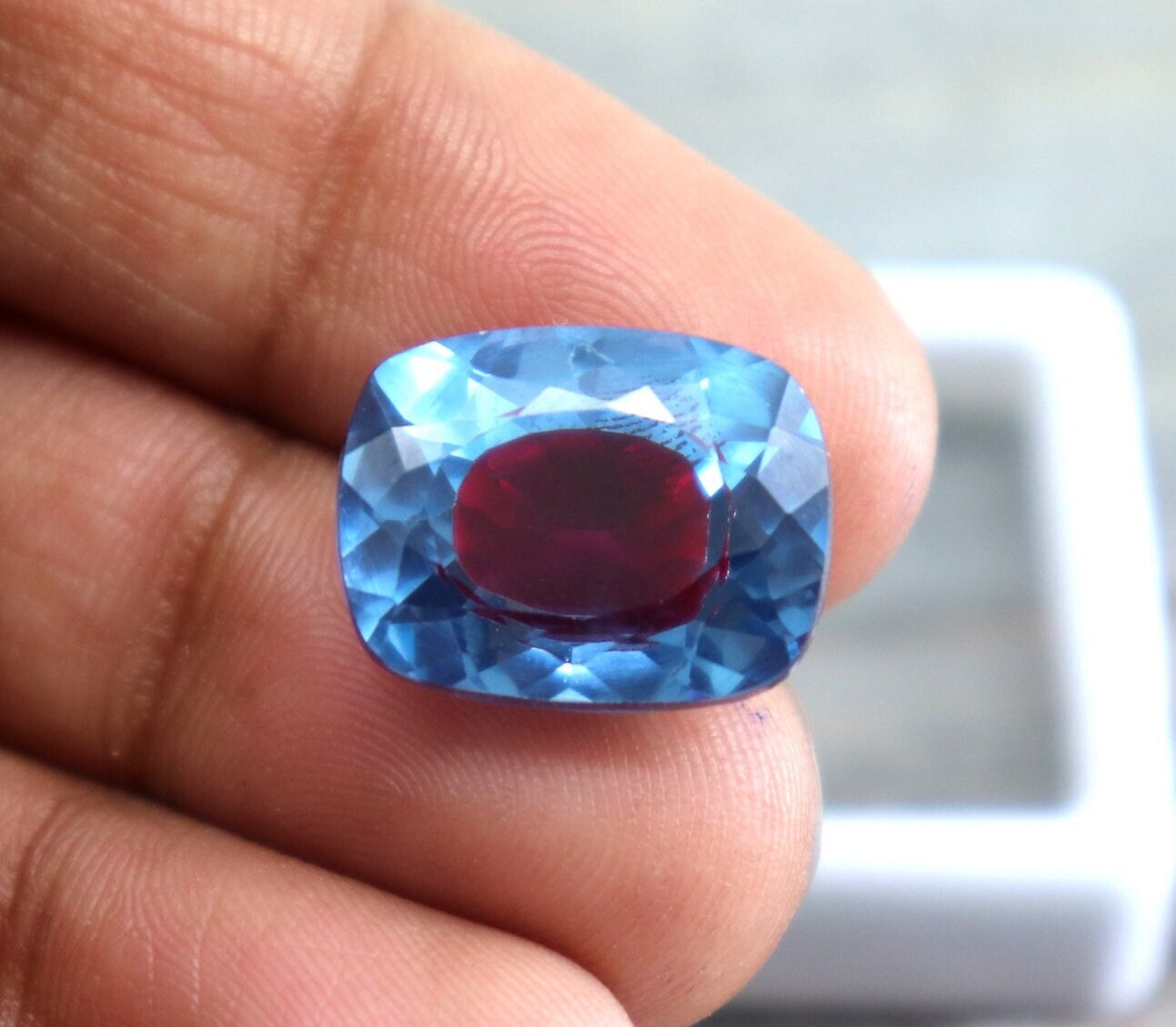 17Carat Cushion Cut Blue & Red Color Pitambari Sapphire Loose Stone Natural Pitambari Sapphire Faceted Certified Sapphire For Making Jewelry