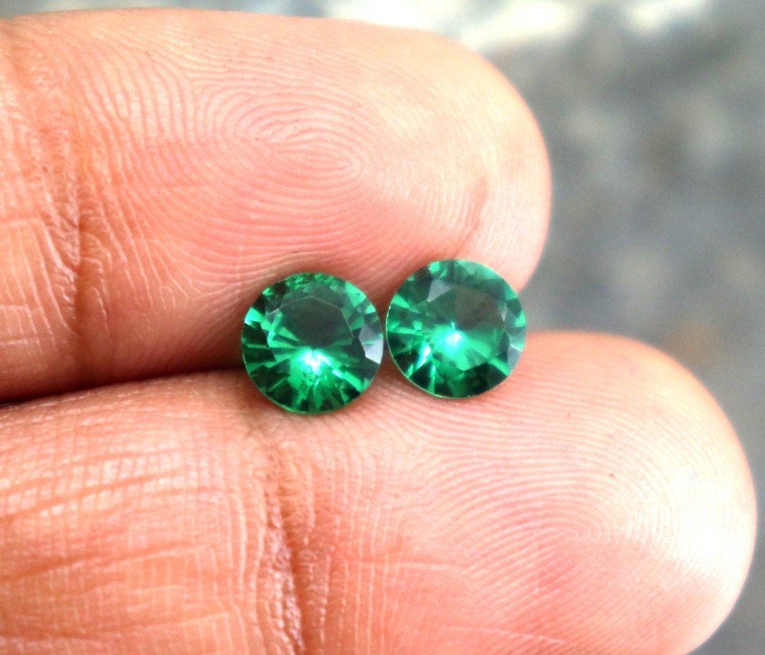 Paire D'émeraudes Vertes Non Traitées (non Chauffées) - Taille Ronde 2mm, Qualité Excellente, Provenance Colombie