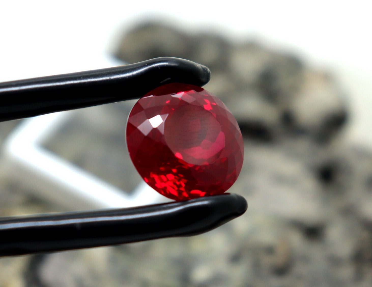 Rubis Naturel De Birmanie 12.85 Ct - Cœur Rouge AAA+, Non Chauffé, Pierre Précieuse En Vrac