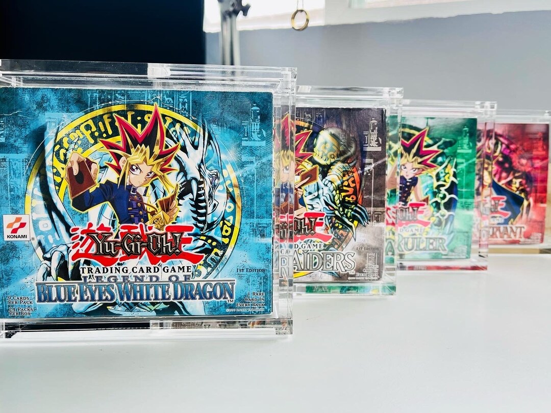 Yu-Gi-Oh! Dark Side Of Dimensions Card Case - Holds 100+ Sleeved Cards | Dark Magician & Blue-Eyes Design