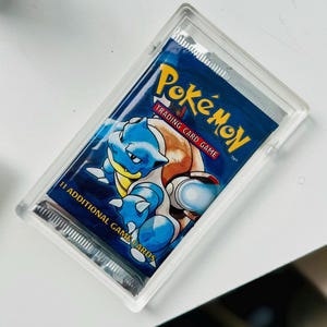 Pokémon Booster Pack Magnetic Case