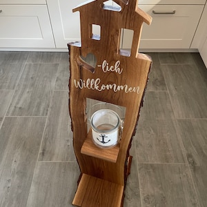Welcome stand, wooden stand, entrance sign, warm welcome, oak, board with house and heart, entrance area, wooden stele, wood