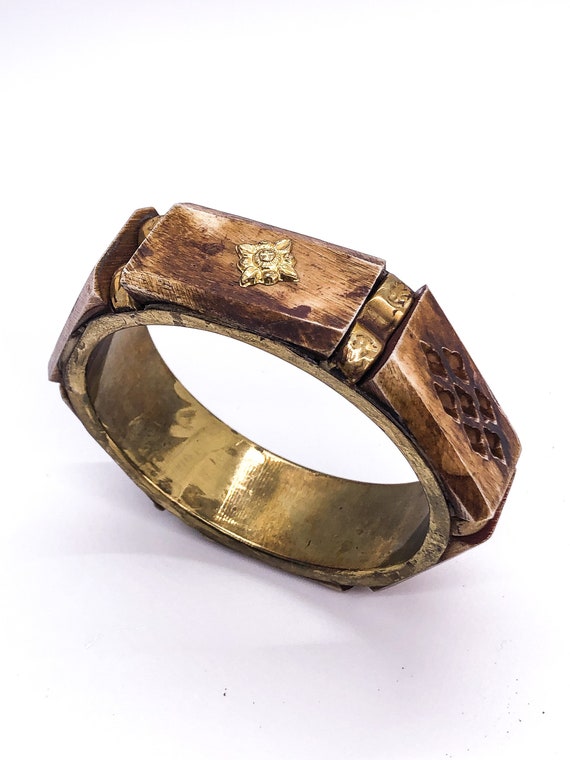 Vintage Jewelry- 1980s Carved Bone Engraved Brass 