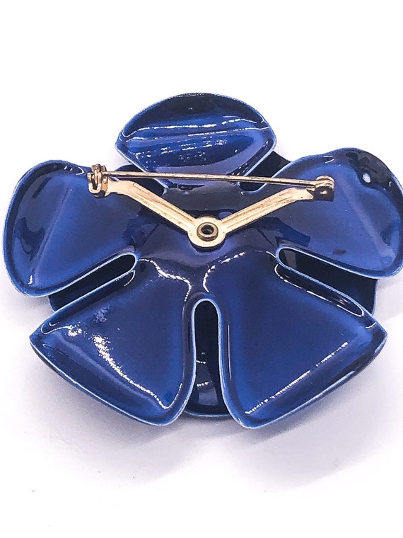 Vintage Jewelry- 1960s Navy Blue Enamel Flower Pi… - image 2