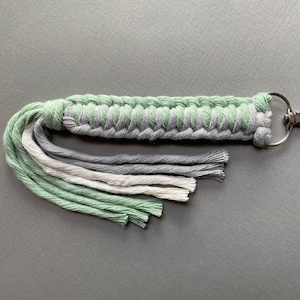 PDF Photo Tutorial: Macrame keychain, macrame for beginners, diy macrame keyring, macrame keychain pattern, diy purse charm - P9