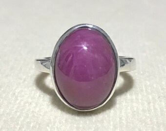 Anillo de cabujón ovalado de rubí natural engastado en plata de ley 925 para mujer, anillo de piedra preciosa de rubí para regalo de aniversario, anillo llamativo de rubí