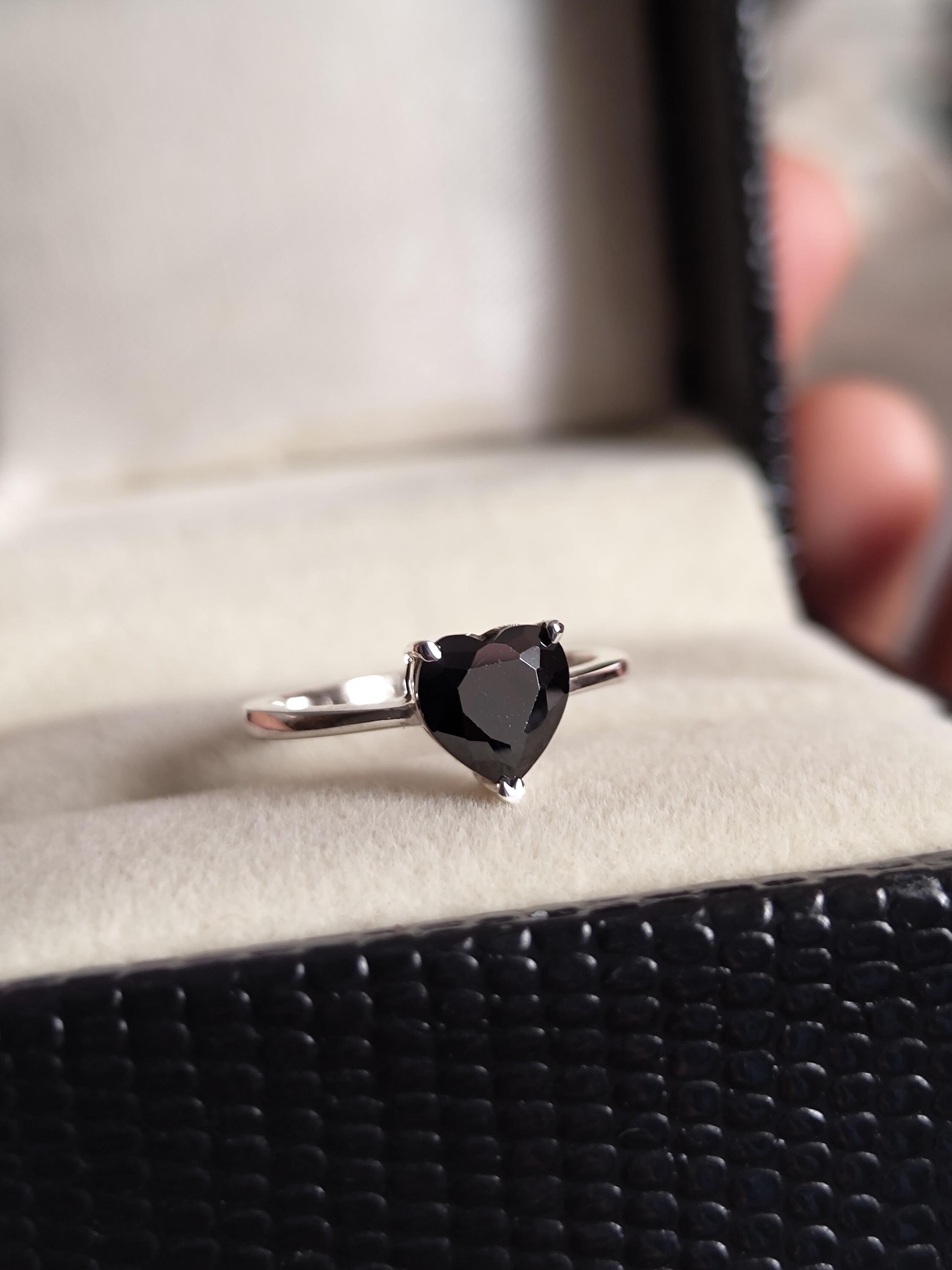 Black Gemstone Heart Ring - Etsy