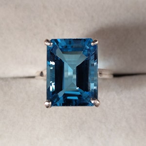 London BlueTopaz Rectangle Ring in Silver Large Swiss Blue Topaz Gemstone Ring for Her Octagon London Blue Ring for December Birthstone Gift