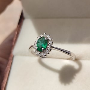 Bague émeraude ovale avec halo Bague émeraude naturelle en argent 925 avec Moissanite Halo émeraude Bagues d&#39;anniversaire de fiançailles pour elle Cadeau pour elle