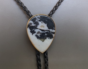 Black & White Rock Face Bola Bolo Tie - PU Leather Rope Wedding Necklace - Western Cowboy Bolos - Native American Style Necktie