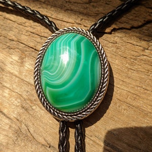 Green Agate Bolo Tie: Silver-Plated Western Cowboy Necktie