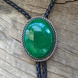 Green Jade Bolo Tie: Silver-Plated Western Cowboy Necktie