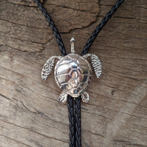Cravate bolo tortue de mer argentée - collier de mariage - cravate Bola en cuir corde - cravate style cowboy