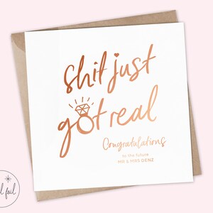 Mierda acaba de recibir una tarjeta de compromiso real - Tarjeta de compromiso personalizada, tarjeta de boda - Recuerdo, lámina metálica, Mierda se volvió real, Felicitaciones imagen 2