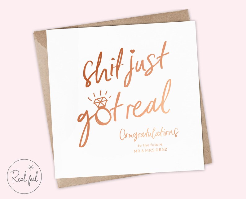 Mierda acaba de recibir una tarjeta de compromiso real - Tarjeta de compromiso personalizada, tarjeta de boda - Recuerdo, lámina metálica, Mierda se volvió real, Felicitaciones imagen 2