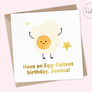 Tarjeta de cumpleaños personalizada con un juego de palabras sobre huevos: "¡Que tengas un cumpleaños excelente!" - Tarjeta de cumpleaños con un juego de palabras, acabado laminado, tarjeta de cumpleaños divertida, mejor amiga, saludable