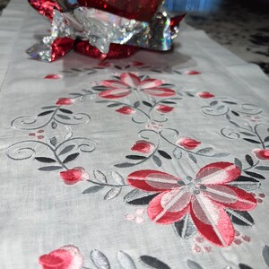 Vintage floral Embroidery table runner