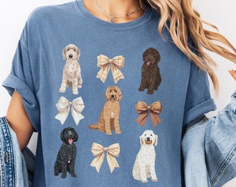 Maglietta Golden Doodle, maglietta per cani Coquette Bow, maglietta Doodle Mama Comfort Colors, regalo per mamma Labradoodle, maglietta alla moda Labradoodle, Doodle Mom