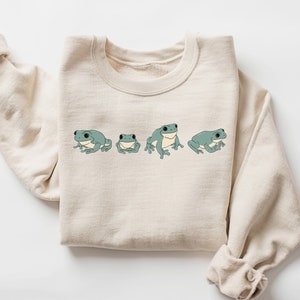 Frog Sweatshirt, Frog Shirt, Cottage Core, Frog Sweater, Frog Lover Gift, Tree Frog, Summer Sweatshirt, Cottage Core Clothing, Animal Shirt