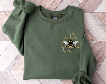 Bumblebee Sweatshirt, Bee Crewneck Sweatshirt, Bee Sweater, Nature Shirt, Gift for Her, Bee Sweatshirt for Women, Bee Shirt, Save the Bees