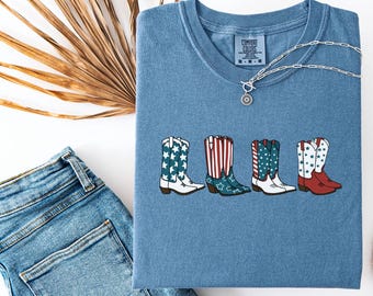 Maglietta Comfort Colors Fourth of July, Maglietta Cowgirl 4th of July, Maglietta Cowboy Boots, Maglietta America, Maglietta USA, Maglietta grafica patriottica