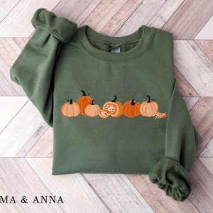 Halloween Sweatshirt for Women, Halloween Crewneck, Pumpkin Sweatshirt, Fall Sweatshirt, Jack-o-Lantern Sweatshirt, Pumpkin Sweater