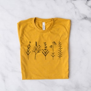 Wildflower Shirt, Wild Flower T-Shirt, Botanical Shirt, Flower Shirt, Nature Lover Gift, Spring Shirt for Women, Garden Shirt