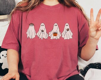 Comfort Colors Halloween Shirt, Floral Ghost Shirt, Fall Shirts for Women, Retro Halloween Shirt, Vintage Ghost Shirt, Halloween T-Shirt