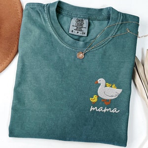 Embroidered Mama Shirt, Duck Mama Shirt, Mothers Day Gift, Mom Tshirt, Gift for Mom, Duck Lover Gift, Mama and Kids, Pregnancy Announcement