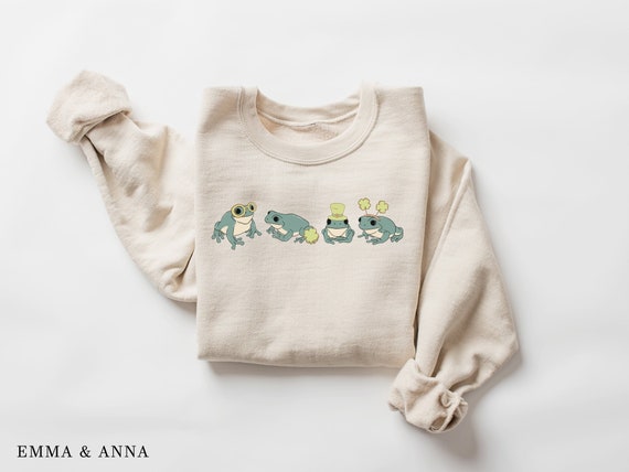 St Patricks Day Sweatshirt, Frog Sweatshirt, Shamrock Sweater, Lucky Crewneck, Irish Sweatshirt, Cute St Patricks Day Shirt, Frog Gifts