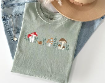 Mushroom Shirt, Nature Lover Shirt, Mushroom Collector, Gift for Gardener, Cottage Core Aesthetic, Botanical Nature Shirt, Granola Girl Tee