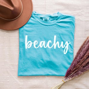 Beachy Shirt Komfort Farben Strand Shirt Ozean Shirt Strand Liebhaber Geschenk Mädchen Reise Tshirt Strand Tshirt Urlaub Shirt für Frauen Bild 2