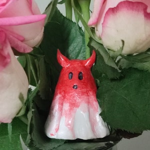 Ghost photo holder