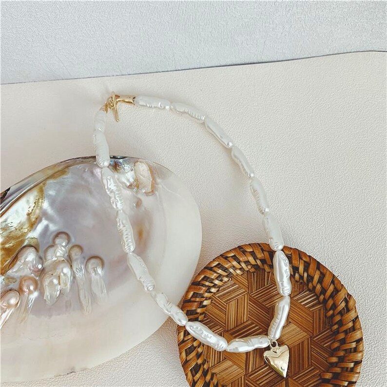 Pearl Gold Toggle choker Baroque Pearl Gold Heart necklace Minimalist Boho Chic Layering Small Oval Link Necklace