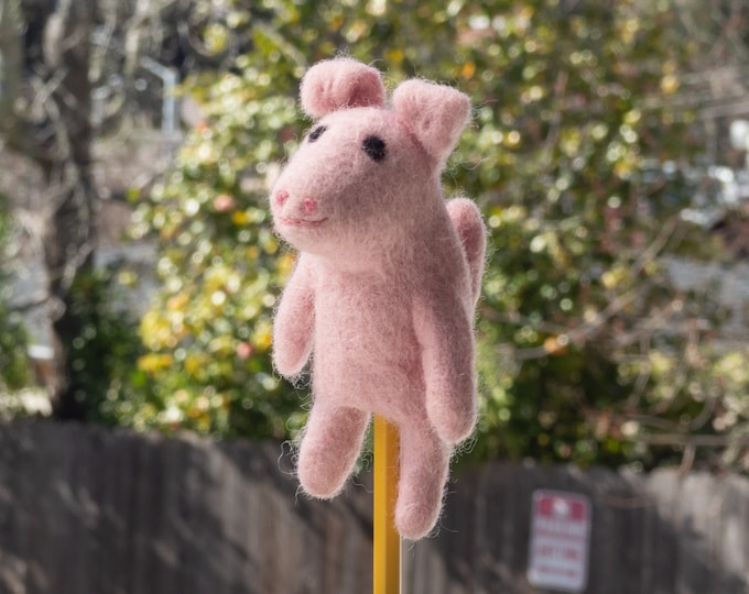 Pig Felt Finger Puppet, Handmade Finger Puppet, Childrens Story Toy, Pig Toy, Animal Finger Toy