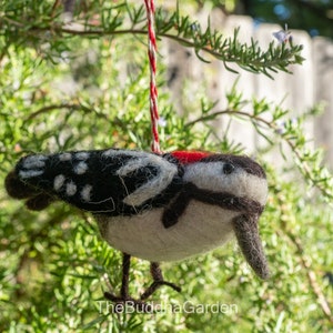 Felt Woodpecker Ornaments: Woodpecker Christmas Tree Ornaments made of felt