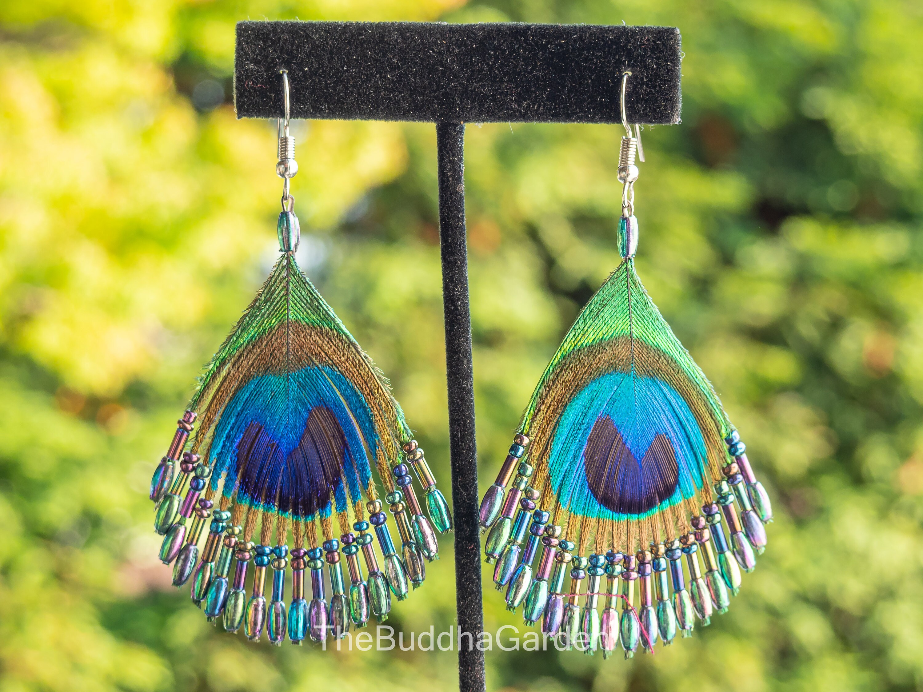 thumbnail image 2 of Lureme Bohemian Peacock Feather Earrings - Multicolor Drop Dangle Hook Earrings 2 of 9