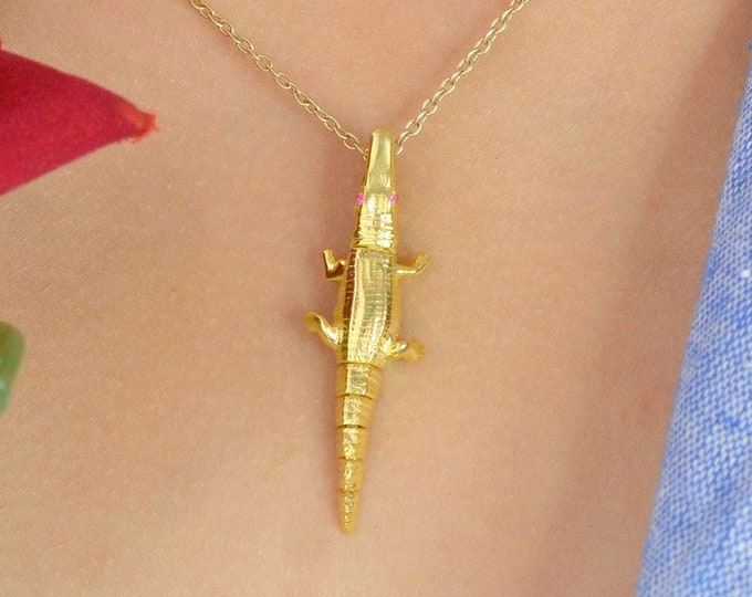 Alligator Pendant, Hand Cut Medallion, 1 1/8 in Diameter, 932 Etsy