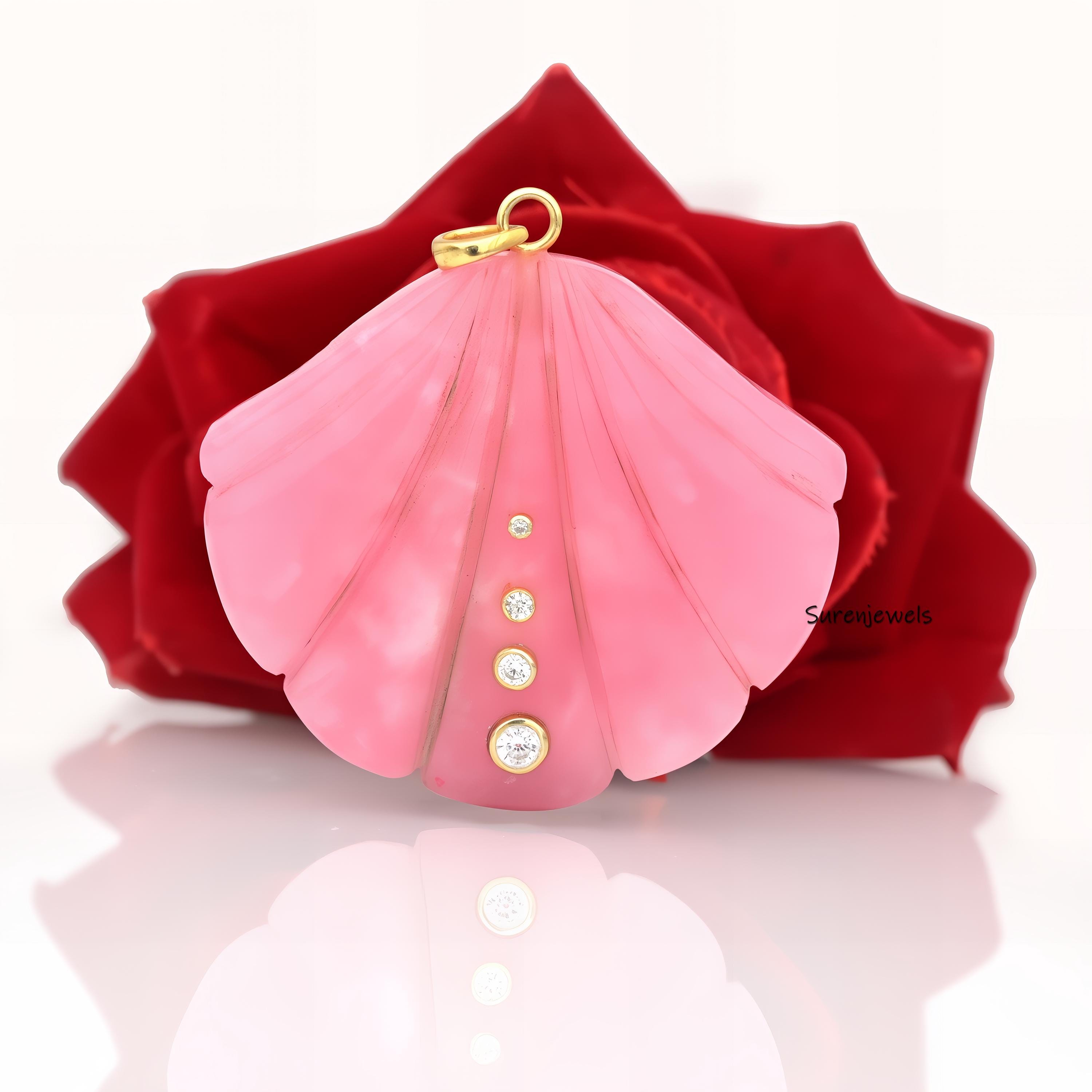 14k Gold Scallop Shell Pendant: White Agate & CZ Charm - View 3 - Suren Jewels | SKU: SJP2429-SLYGPOPCZ