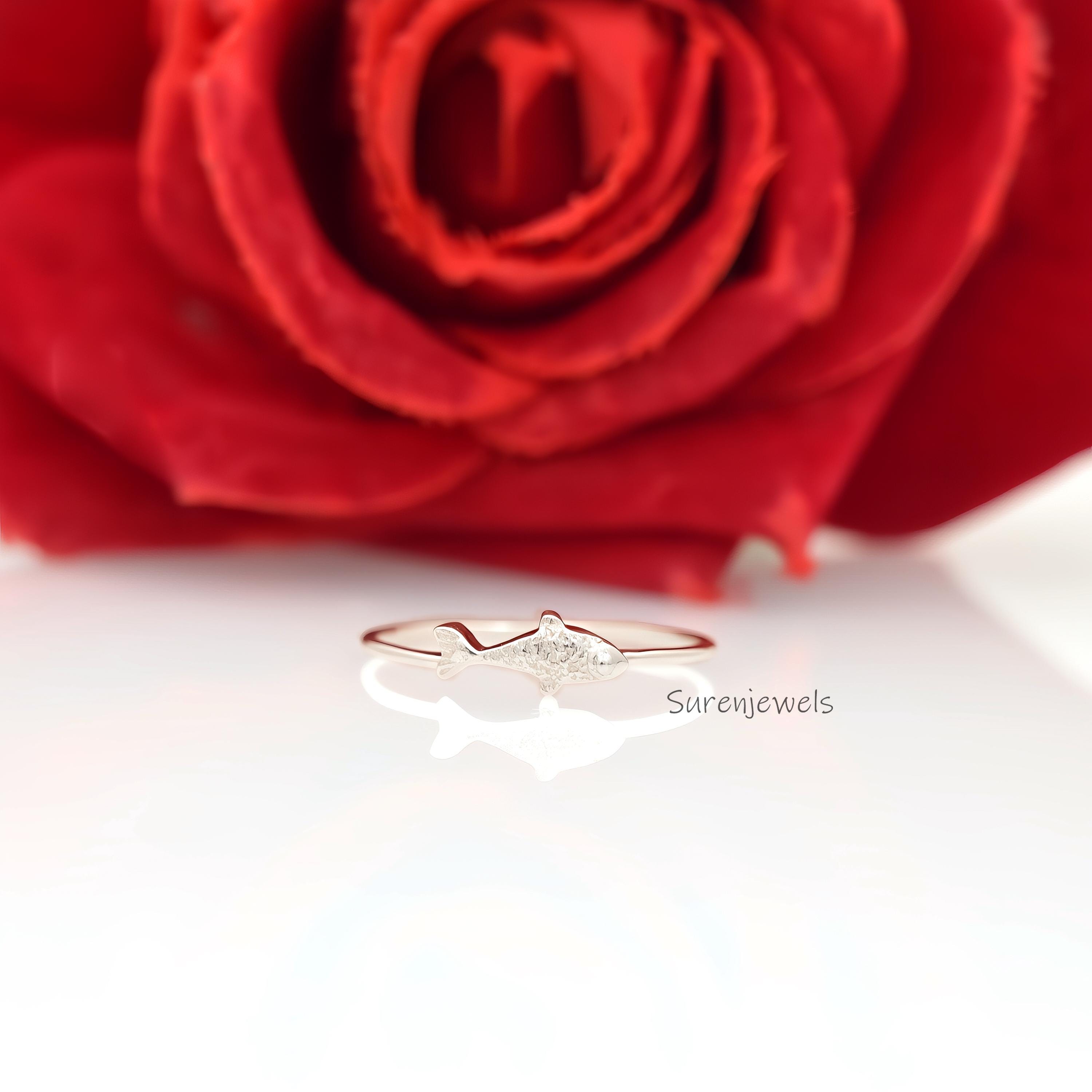14K Gold Fish Ring: Carved Ichthys Ring for Women - View 3 - Suren Jewels | SKU: SJR2784-SLYG-US-8