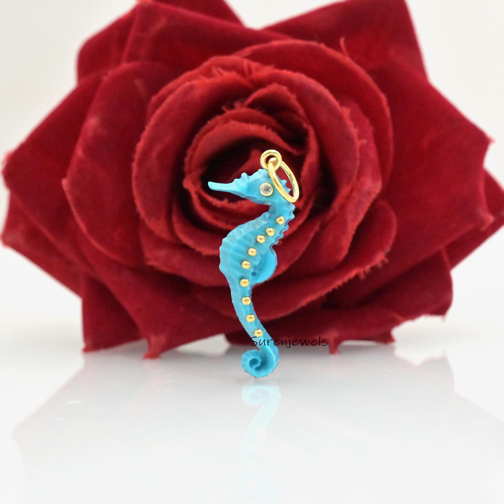14k Gold Carved Gemstone Seahorse Pendant, Sealife Seahorse Pendant, Handmade Designer Seahorse Pendant, Carving Seahorse Jew