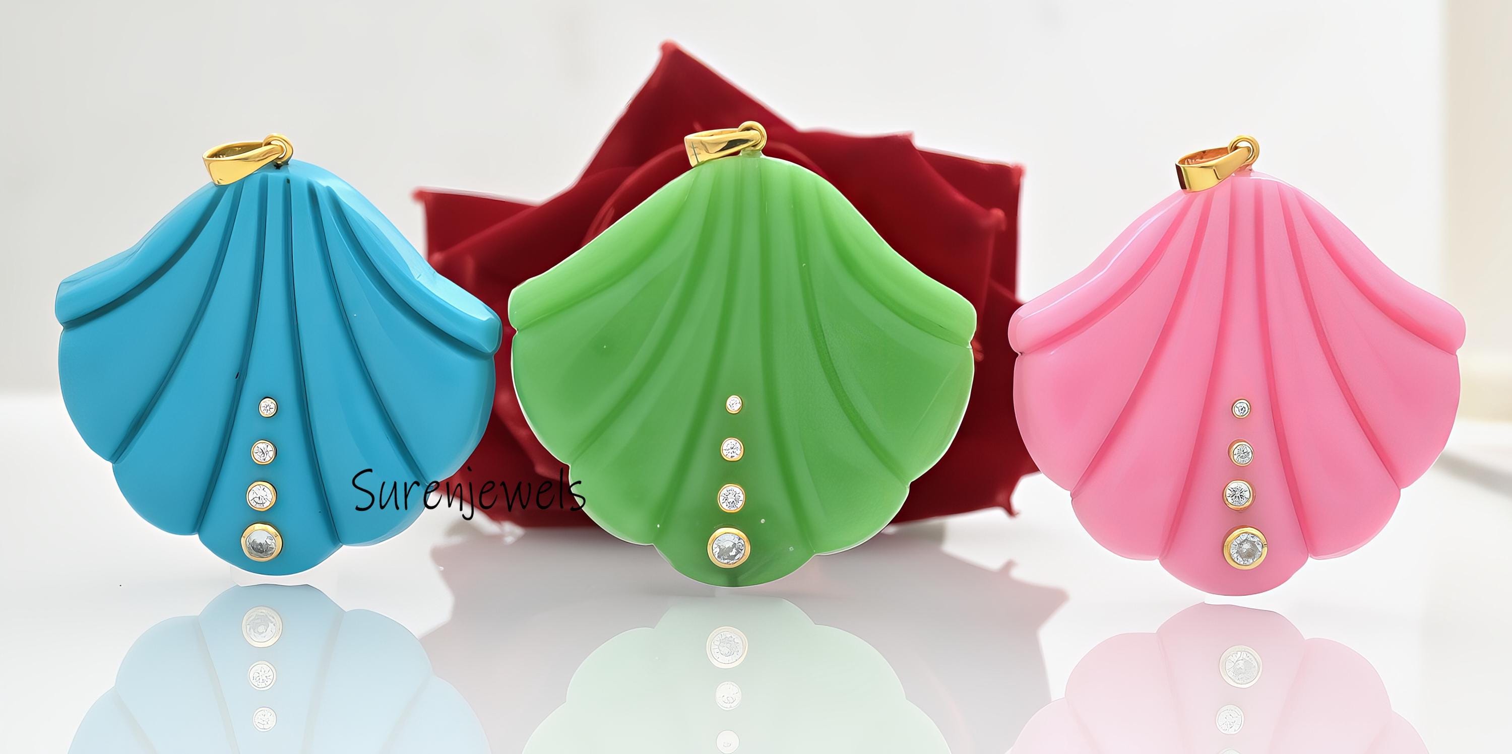 14k Gold Scallop Shell Pendant: White Agate & CZ Charm - View 2 - Suren Jewels | SKU: SJP2429-SLYGPOPCZ