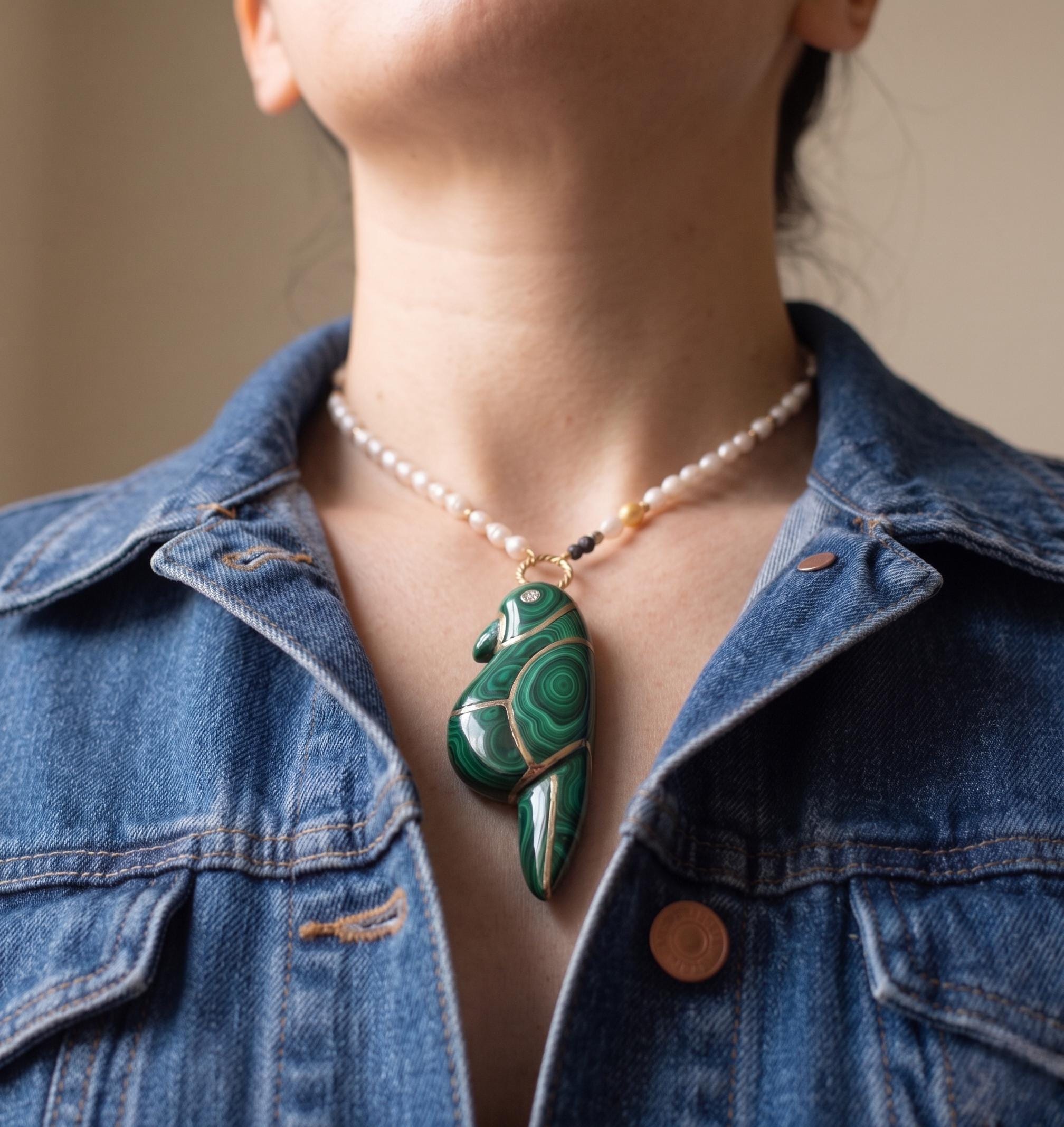 14k Gold Gemstone Parrot Pendant, hand Carved Animal Jewelry - View 7 - Suren Jewels | SKU: SJP