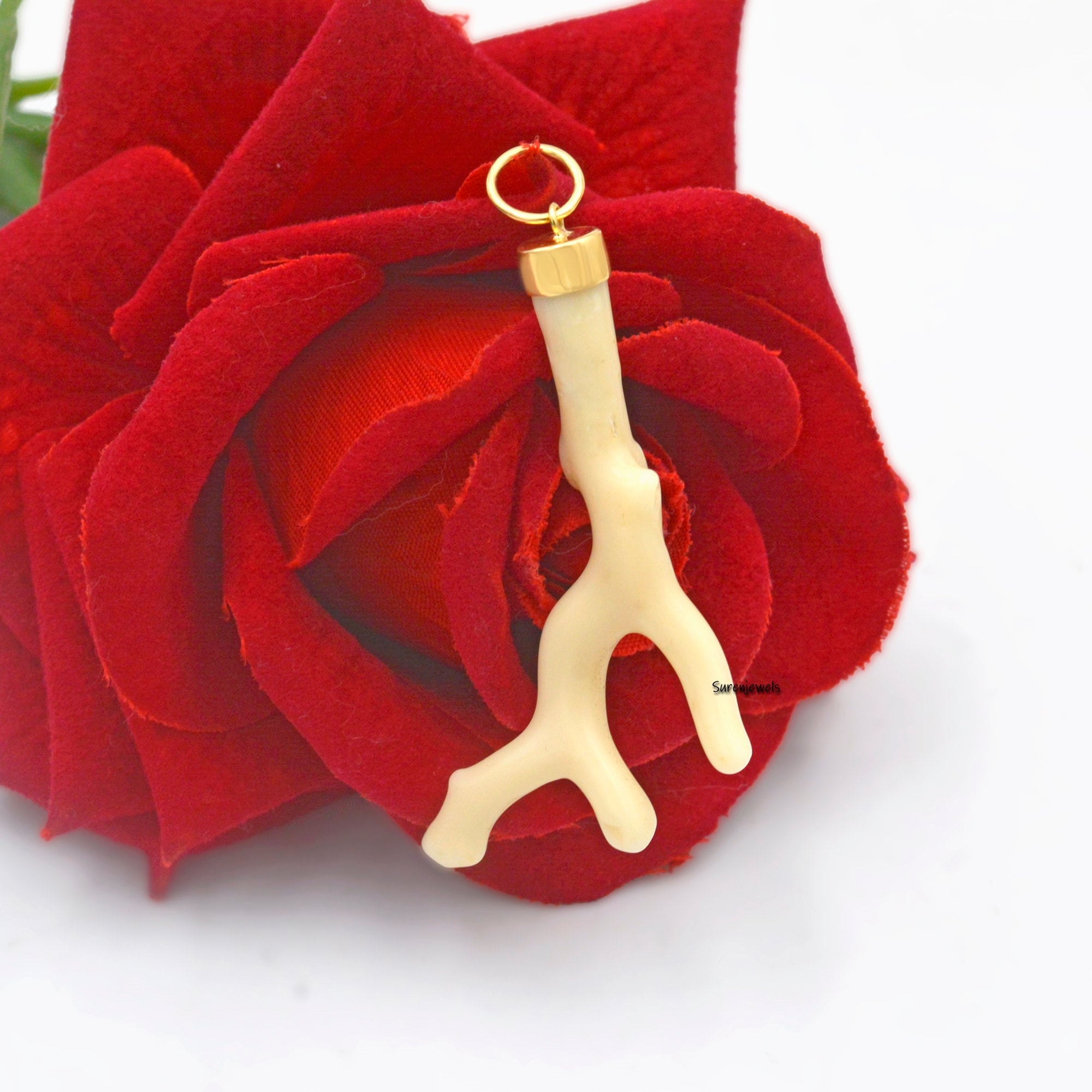 14k Gold Coral Branch Pendant: Vintage Mediterranean Style - View 2 - Suren Jewels | SKU: SJP1116-SLNSCR