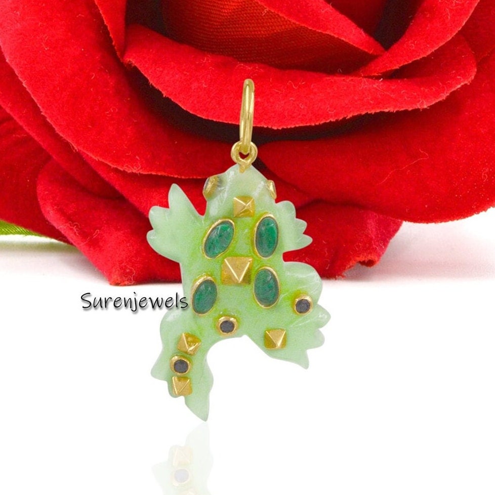 14K Gold Malachite Frog Pendant: Handmade Carved Animal Charm - Suren Jewels | SKU: SJP1724
