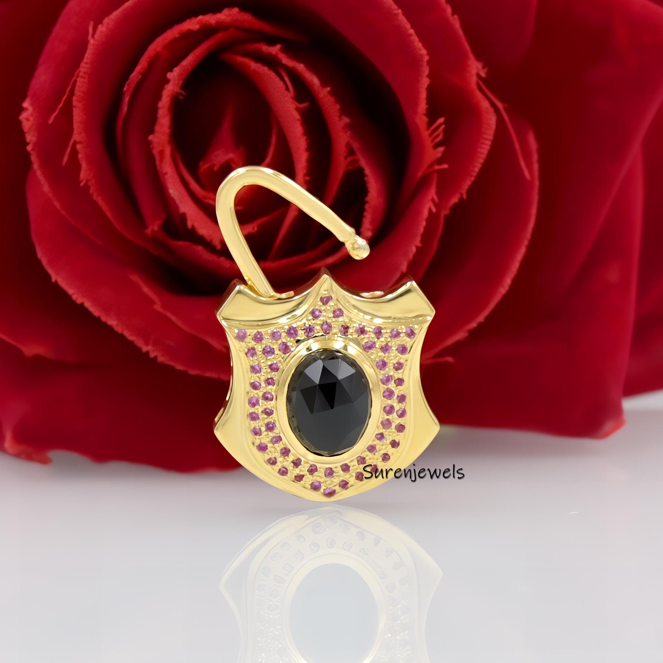 925 Silver Gemstone Padlock Pendant: Openable Designer Vintage Charm - Suren Jewels | SKU: SJP70-SLYGPSPBO-N22-18I