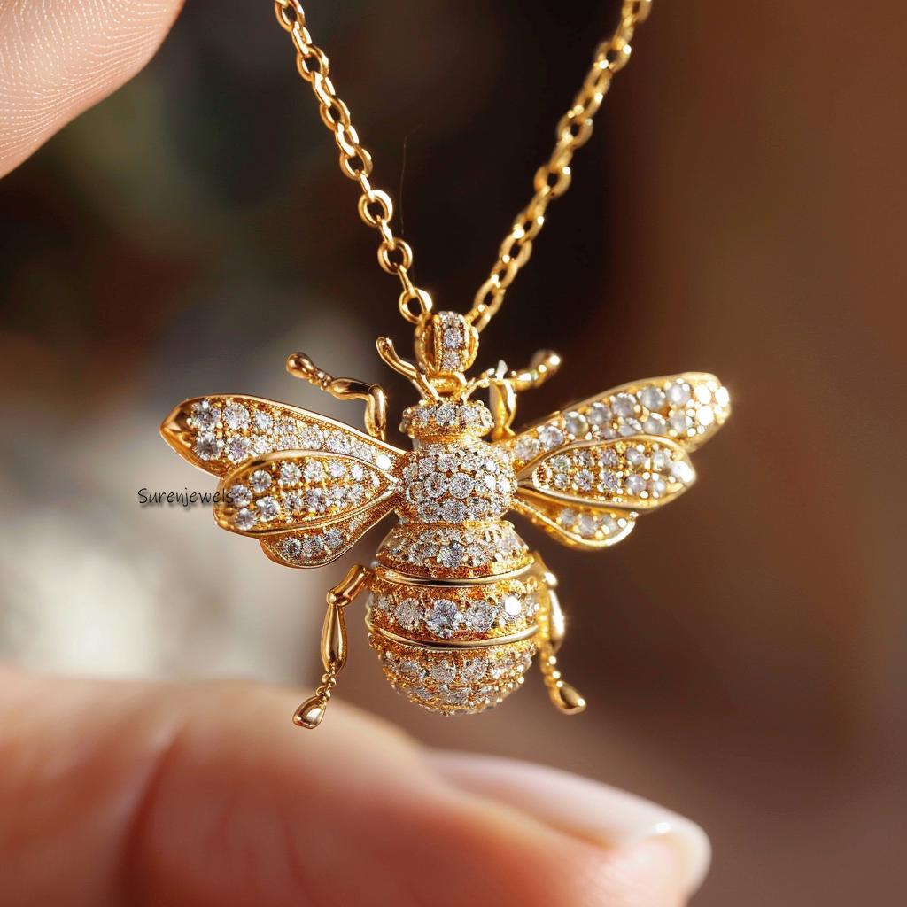 Gucci bee pendant - Etsy 日本