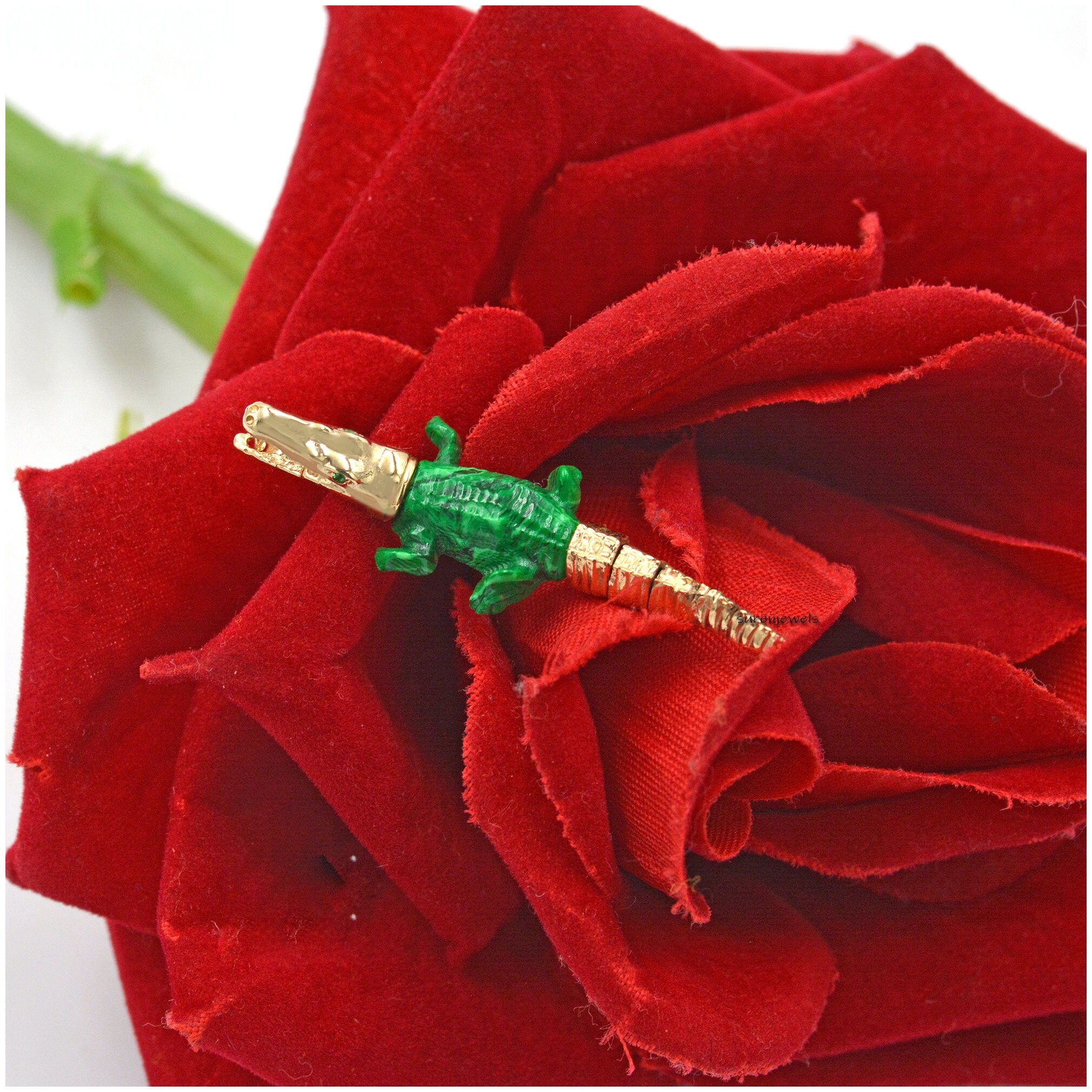 14k Gold Crocodile Pendant: Emerald Eye Alligator Charm - View 6 - Suren Jewels | SKU: SJP1406